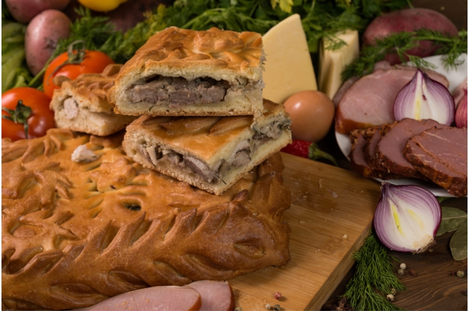 купить пирог с говядиной, картофелем и луком - пироговая компания