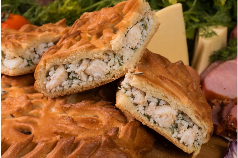 купить вологодский рыбник с треской, сыром и рисом - пироговая компания