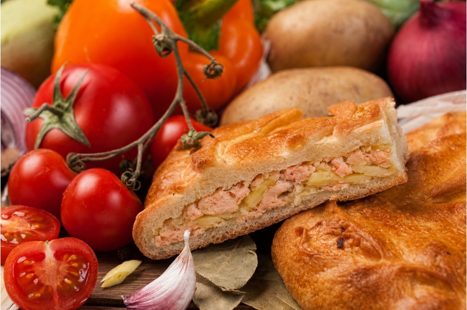 купить пирог с горбушей и картофелем - пироговая компания