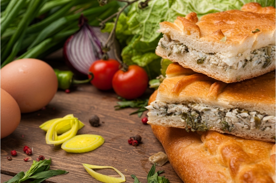 купить пирог со свежей капустой и яйцом - пироговая компания