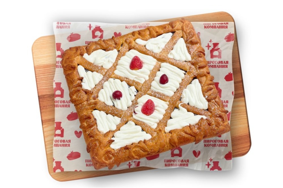 купить пирог с вишней, клубникой и сметаной - пироговая компания