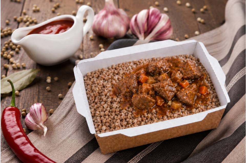 купить гуляш из говядины с гречкой - пироговая компания