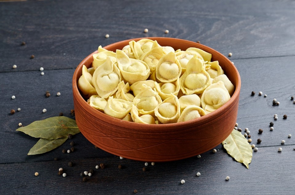 купить пельмени с красной рыбкой - пироговая компания