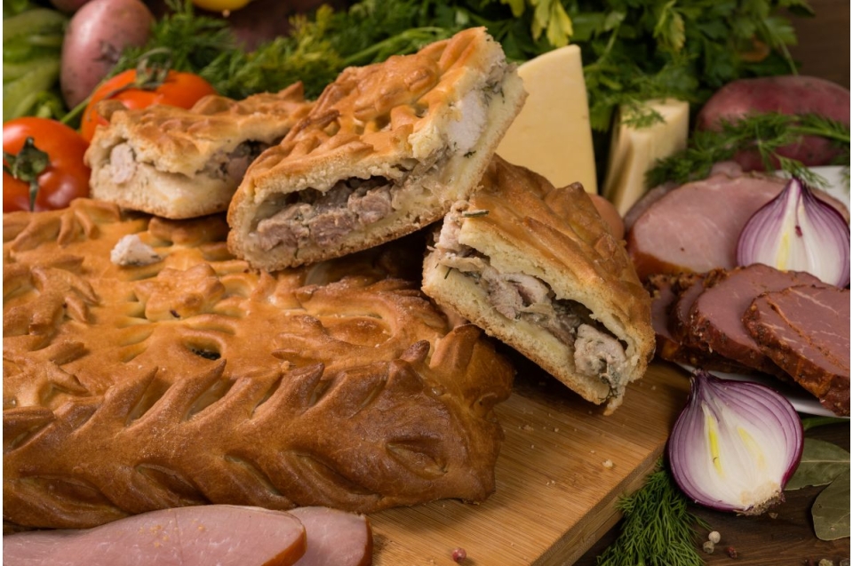 купить пирог со свининой и картофелем - пироговая компания