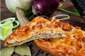 Пирог со свежей капустой и яйцом